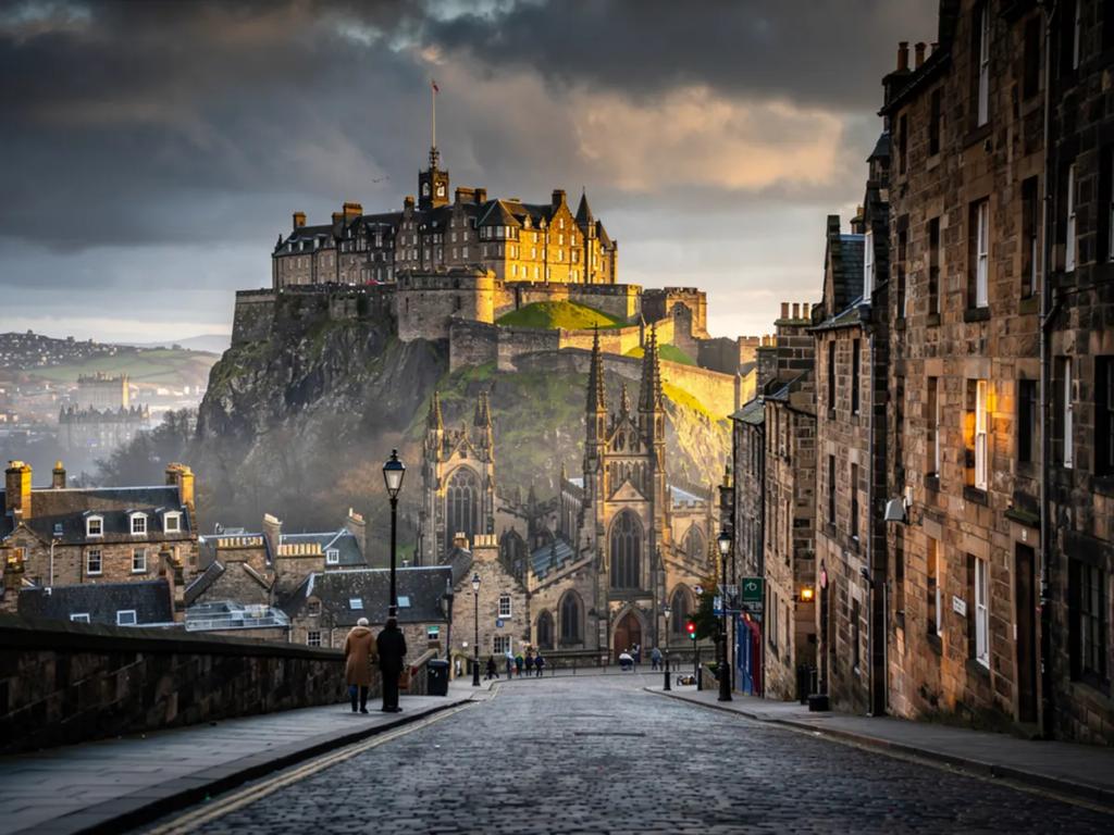 eSIM Edinburgh - Buy prepaid travel data for Edinburgh, United Kingdom