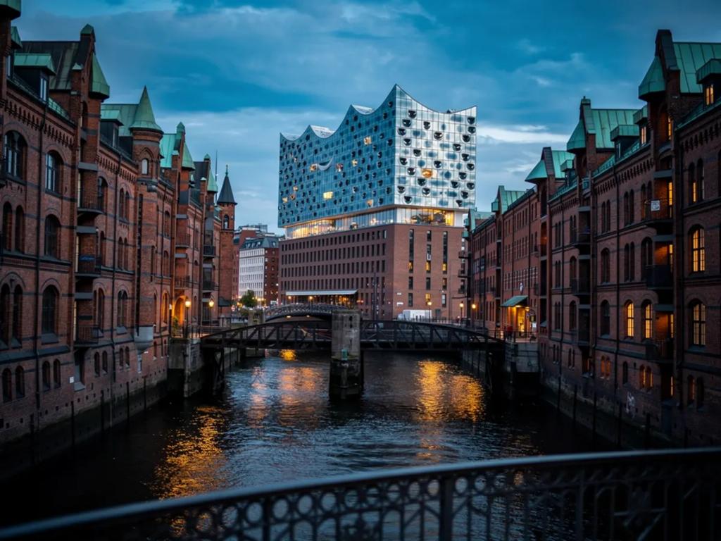 eSIM Hamburg - Buy prepaid travel data for Hamburg, Germany