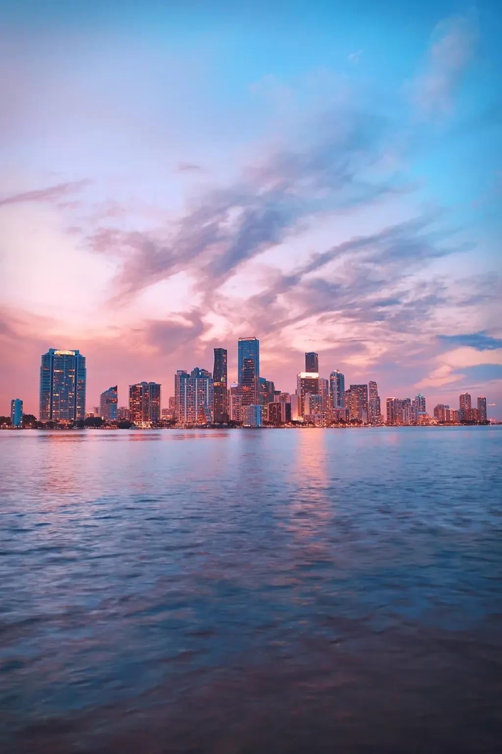 eSIM Orlando - Buy prepaid travel data for Orlando, United States