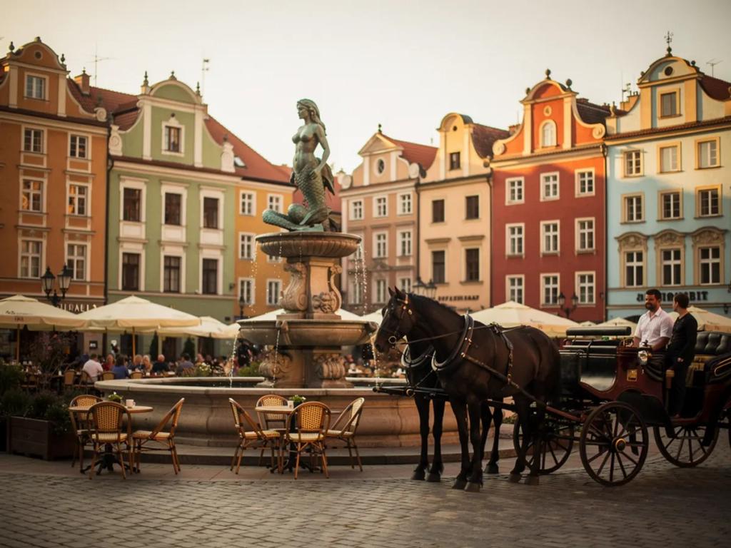 eSIM Warsaw - Buy prepaid travel data for Warsaw, Poland